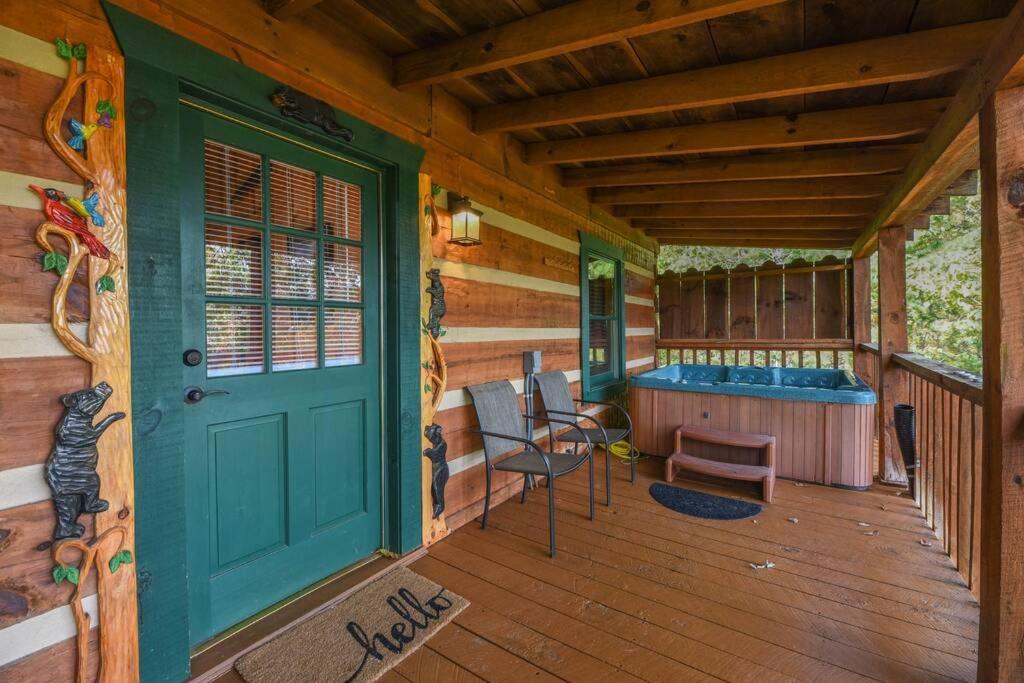 View! Cozy, Private, Fireplace, Hot Tub Log Cabin, Honeymoon! Сев'єрвілл Екстер'єр фото