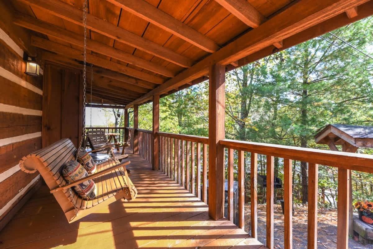 View! Cozy, Private, Fireplace, Hot Tub Log Cabin, Honeymoon! Сев'єрвілл Екстер'єр фото