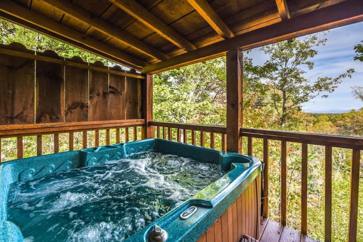 View! Cozy, Private, Fireplace, Hot Tub Log Cabin, Honeymoon! Сев'єрвілл Екстер'єр фото