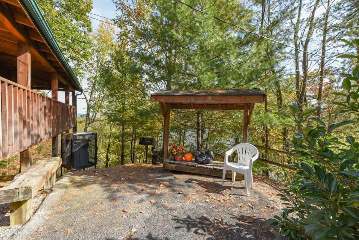 View! Cozy, Private, Fireplace, Hot Tub Log Cabin, Honeymoon! Сев'єрвілл Екстер'єр фото